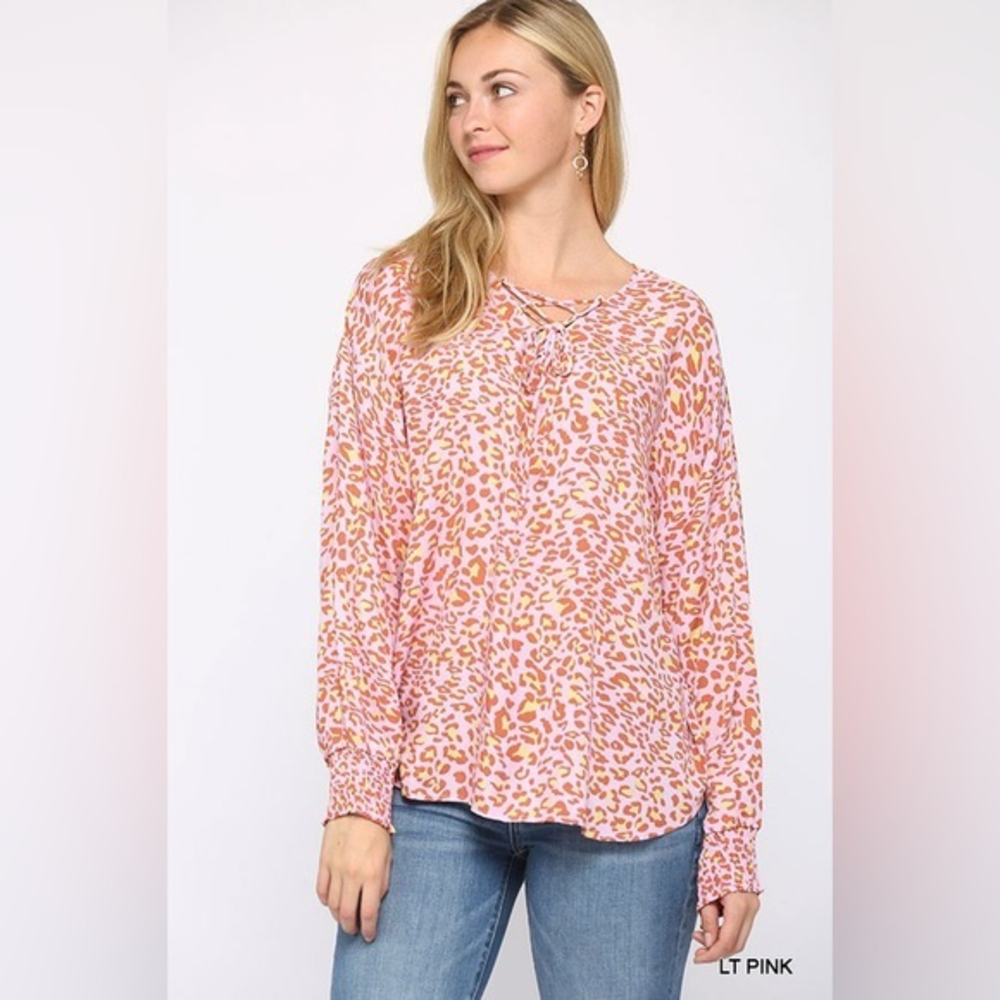 NWT GIGIO USA Light Pink Leopard Print Blouse Size Large